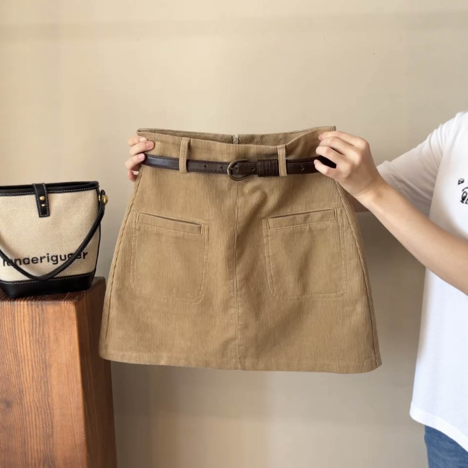 配打底裤绝了～灯芯绒半身裙女秋冬小个子高腰a字裙复古包臀短裙