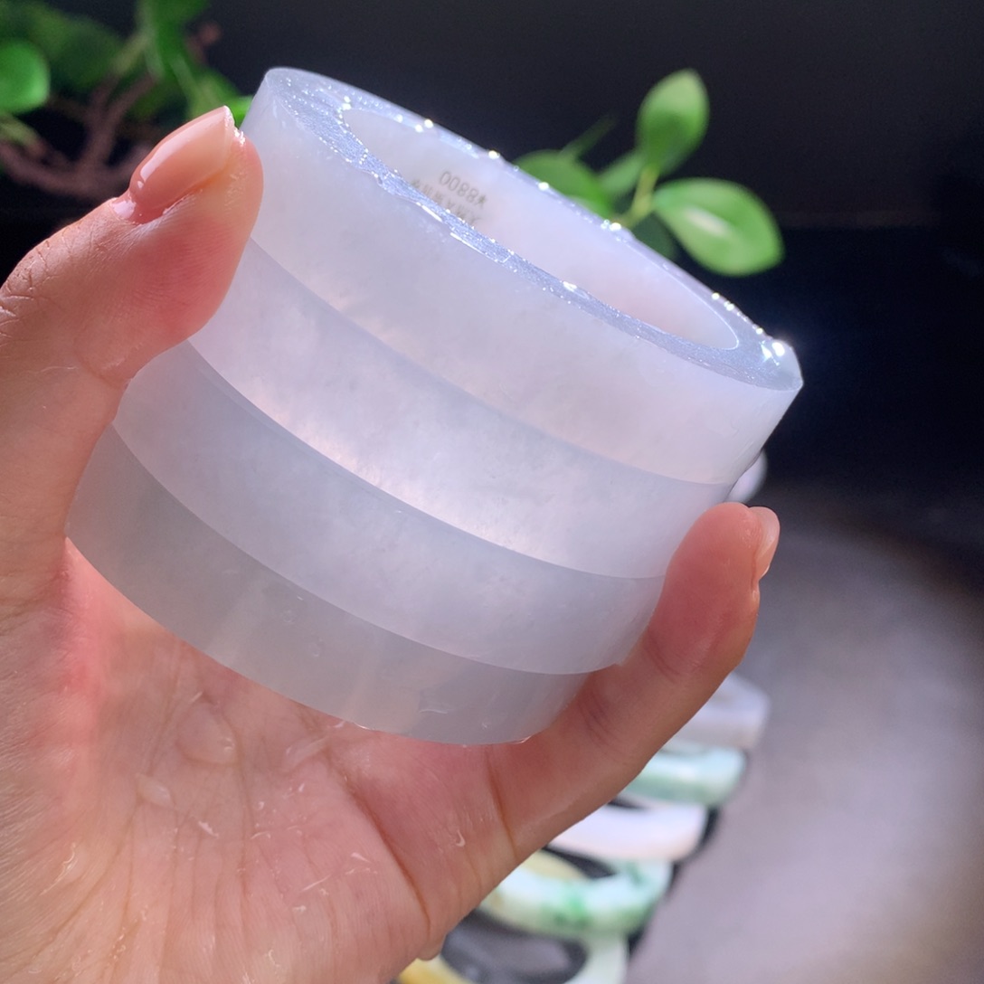 未镶嵌翡翠手镯定制翡翠