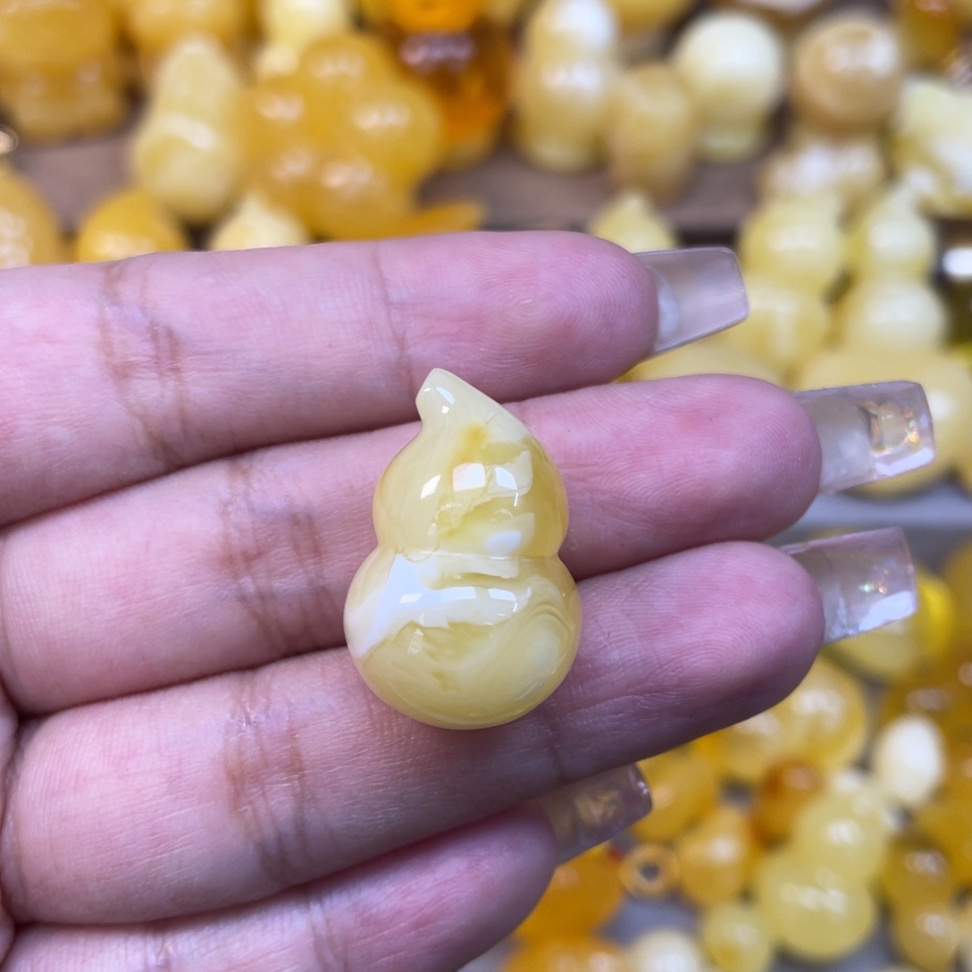 琥珀未镶嵌珠宝奇石