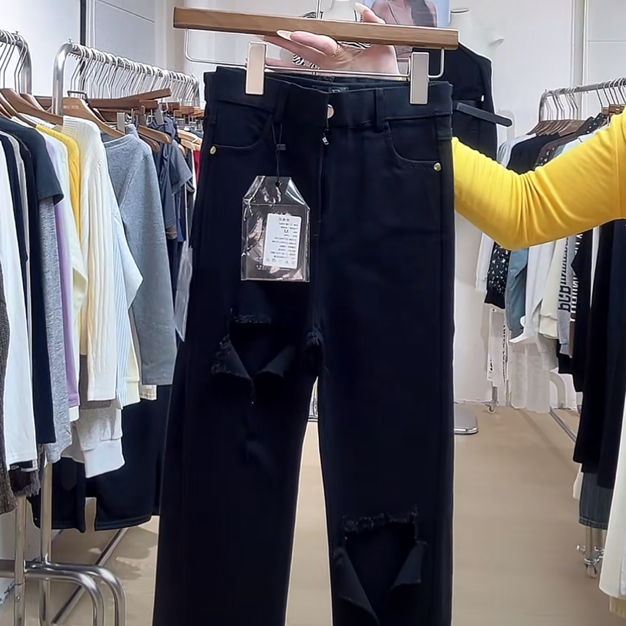 G1/11/2248破洞黑牛仔裤