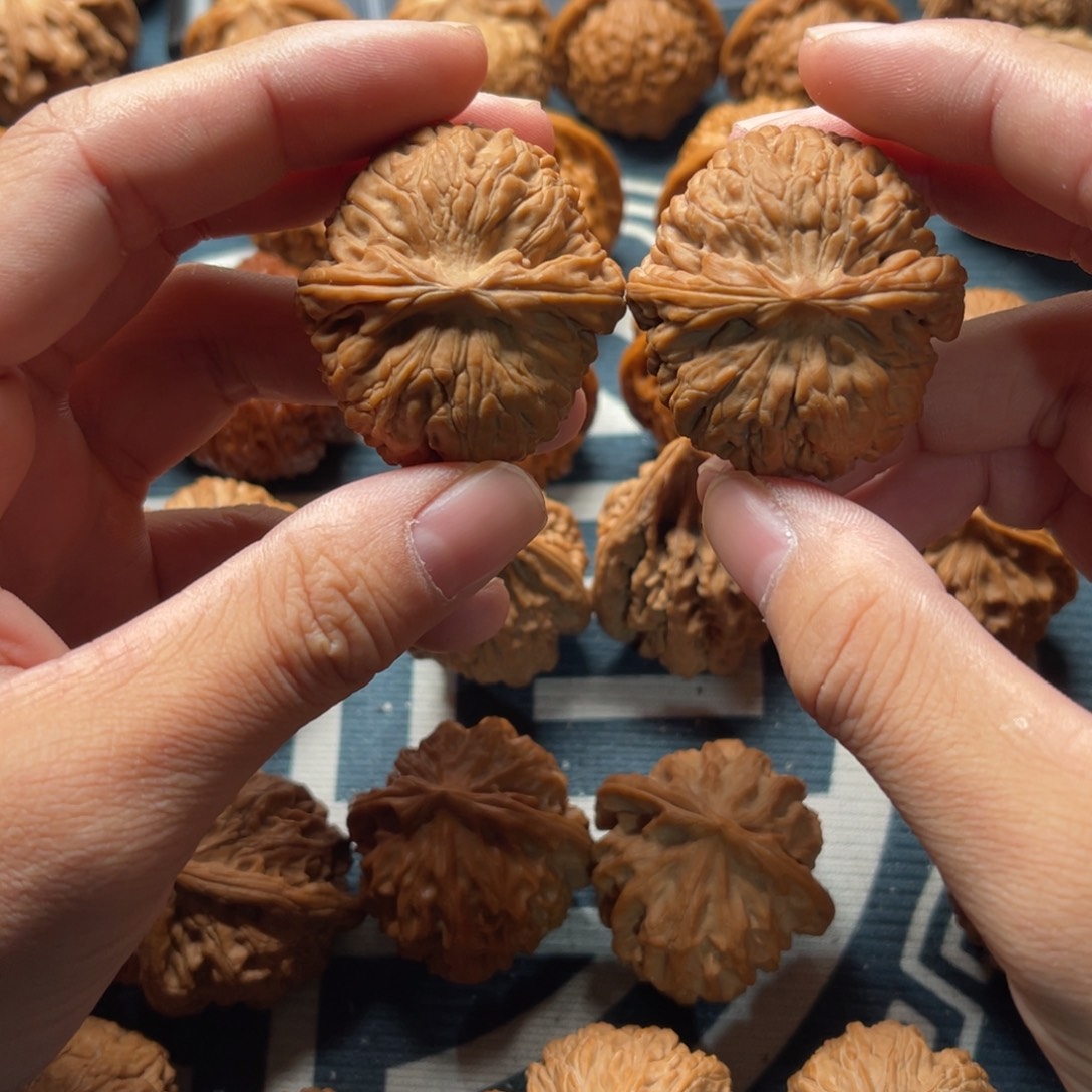 什***冷吊坠文玩核桃黑金刚38有修