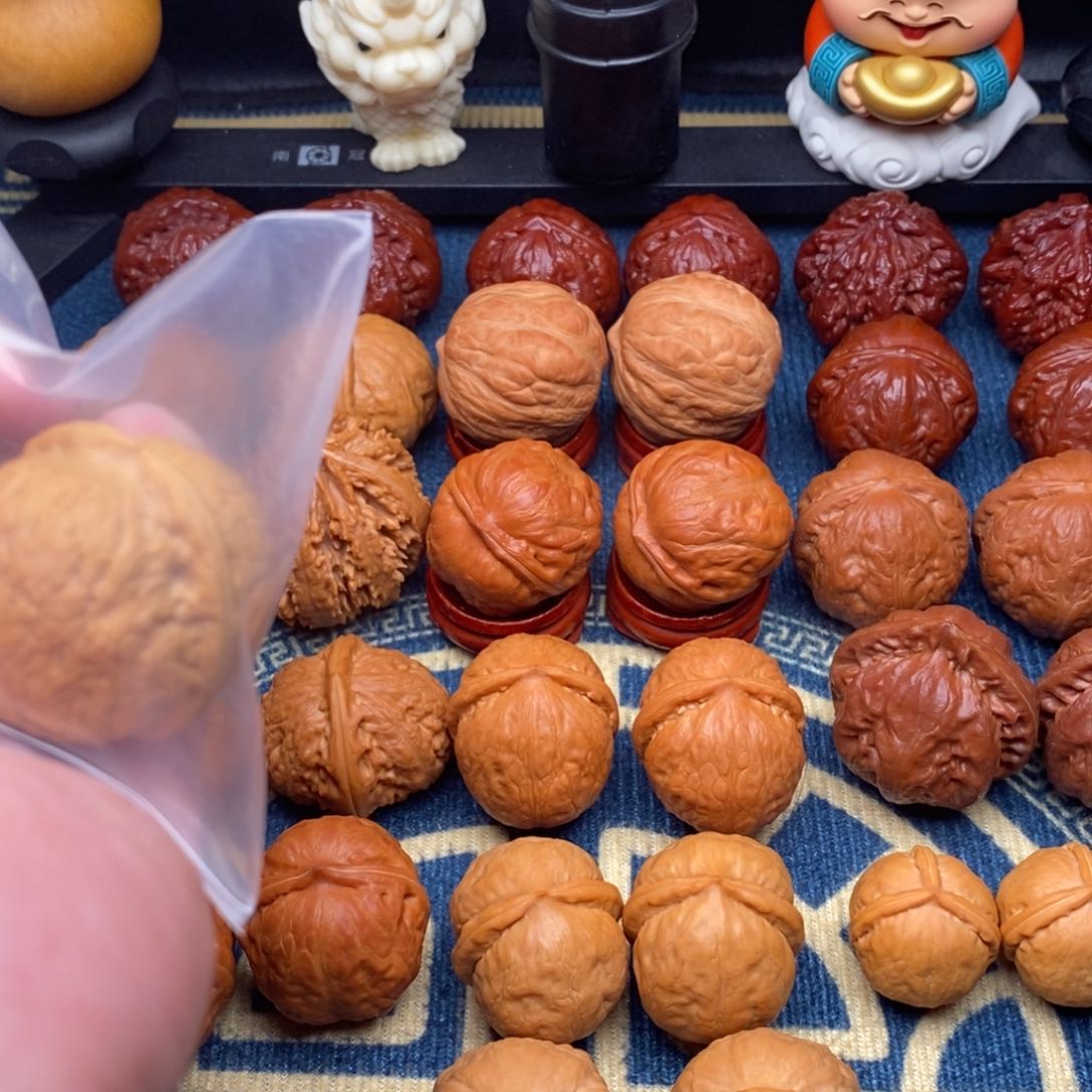 文玩核桃把件水*血精品小手捻