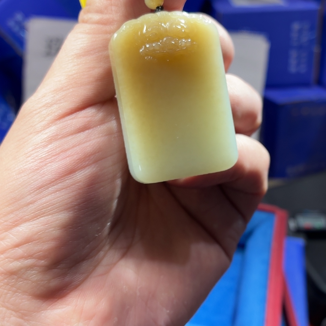 和田玉（糖玉）合金颈饰