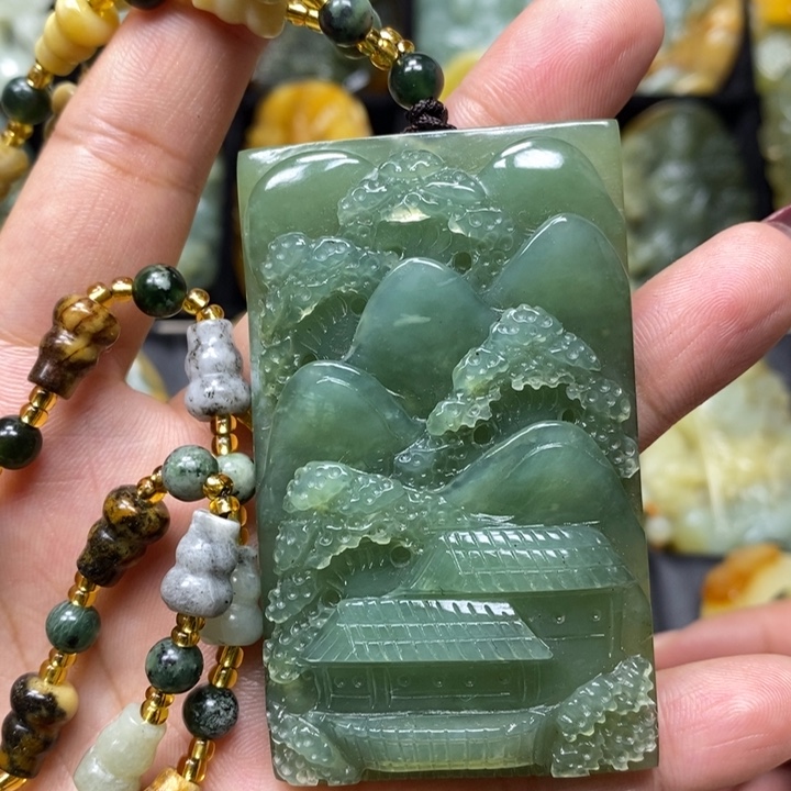 蛇纹石玉吊坠未镶嵌