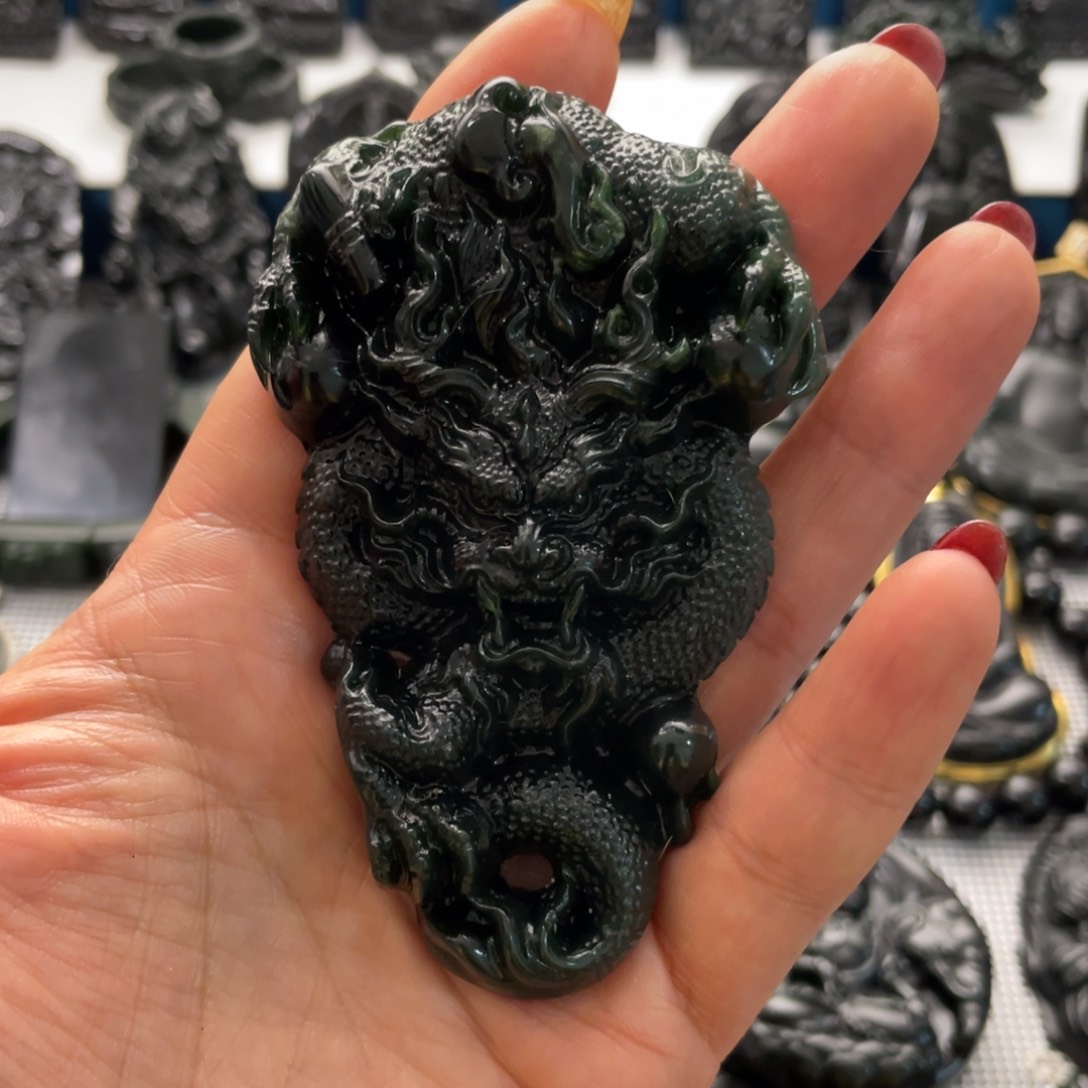 蛇纹石玉吊坠未镶嵌࿑**࿑