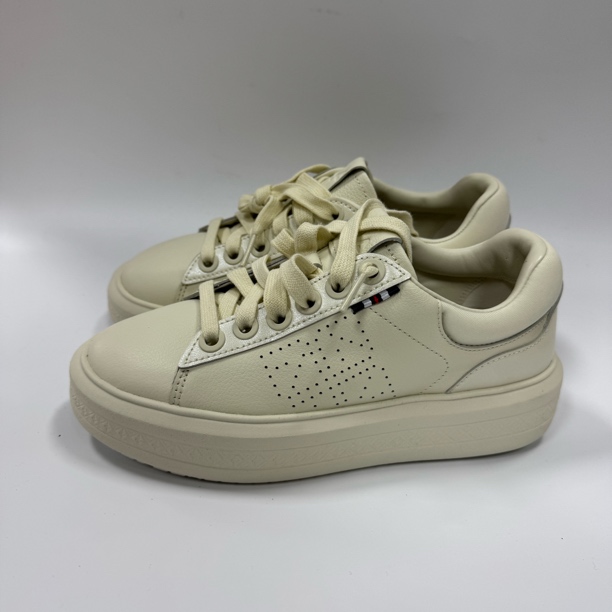 全新未使用 Fila/斐乐 飞飞 女 孔孔款 休闲鞋 