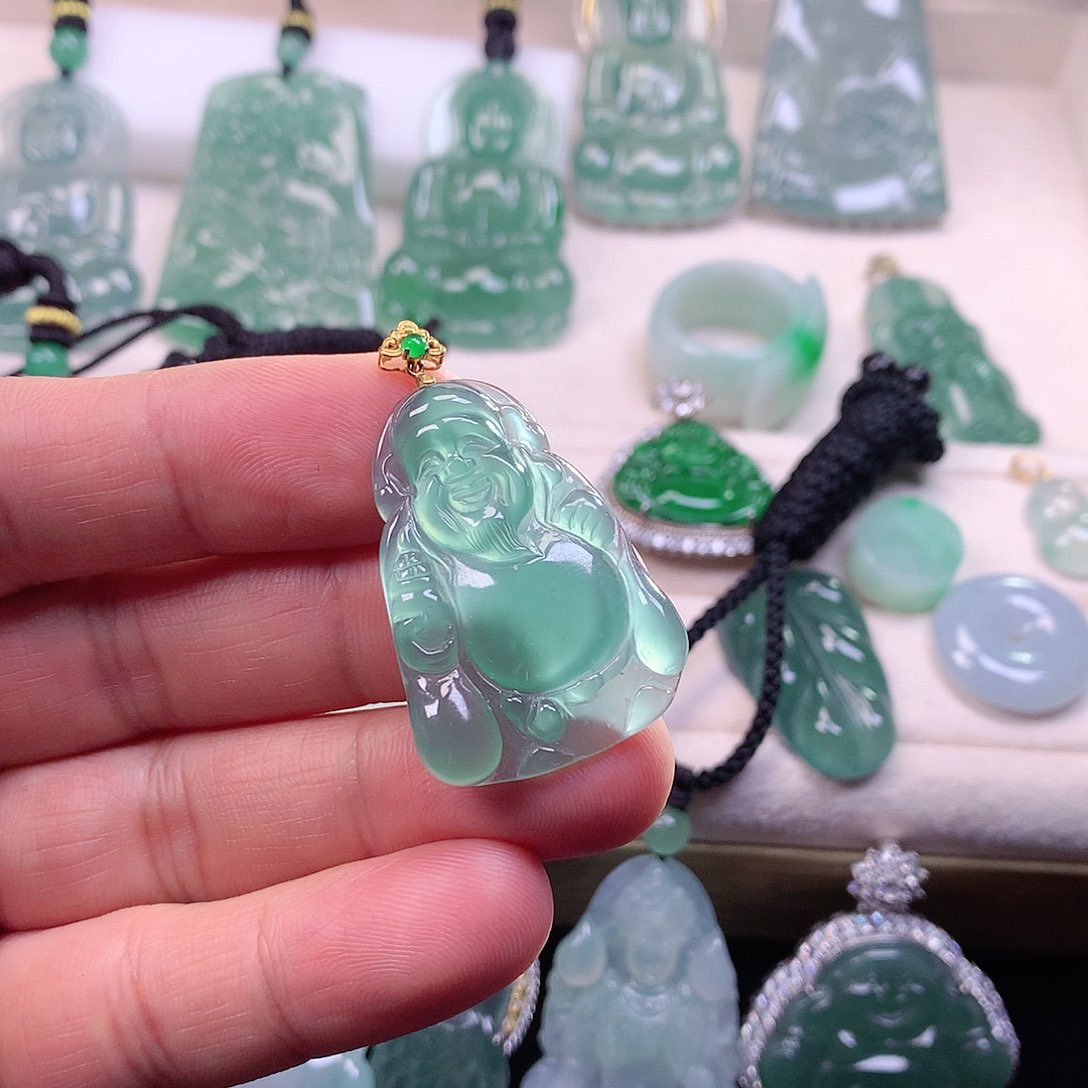 翡翠颈饰18K金镶嵌翡翠