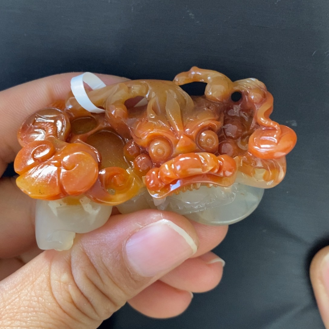 石英质玉（黄龙玉）颈饰未镶嵌