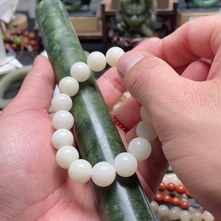 白玉菩提吊坠手串