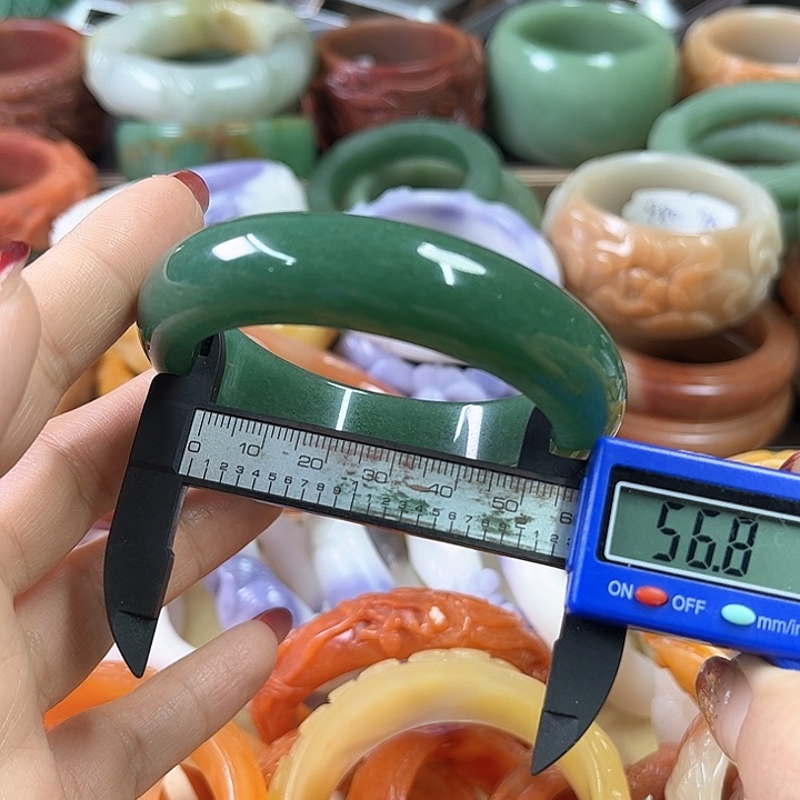 石英质玉手镯未镶嵌夜**吧