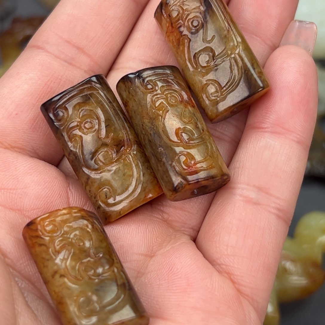 和田玉（糖玉）颈饰未镶嵌