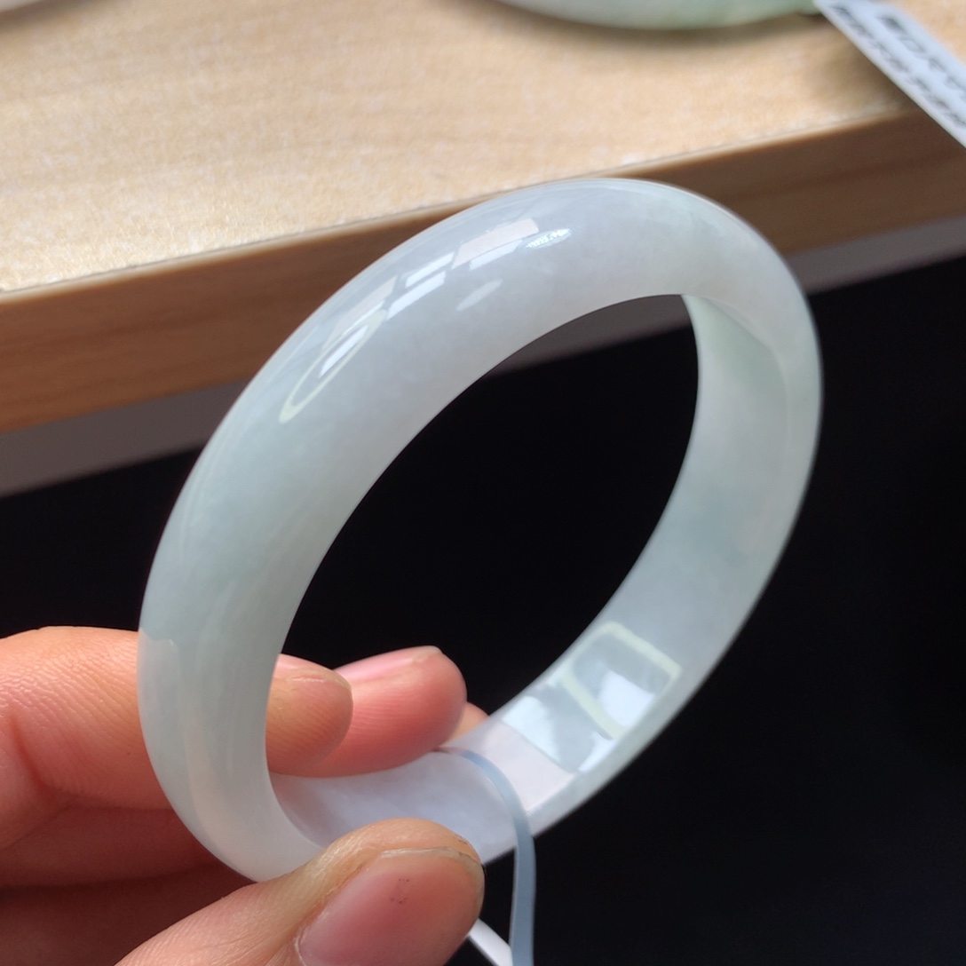 未镶嵌手镯翡翠手镯