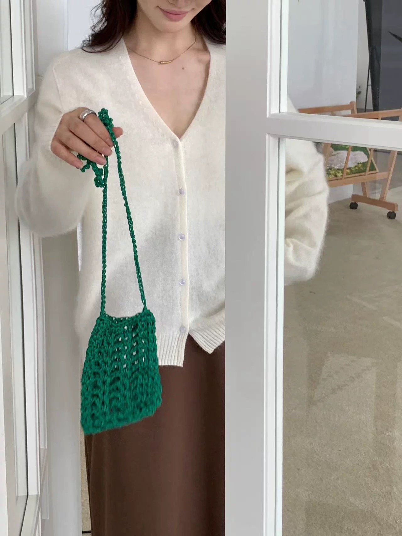 V领猫眼扣韩系风山羊绒开衫外套