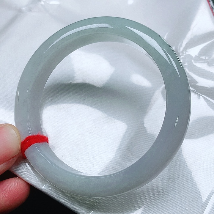 翡翠手镯未镶嵌翡翠手镯未镶嵌