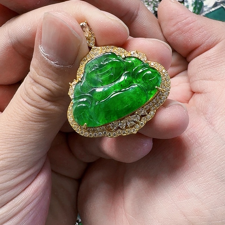 翡翠颈饰未镶嵌天然A货翡翠放漏