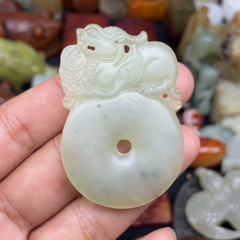 蛇纹石玉未镶嵌颈饰50