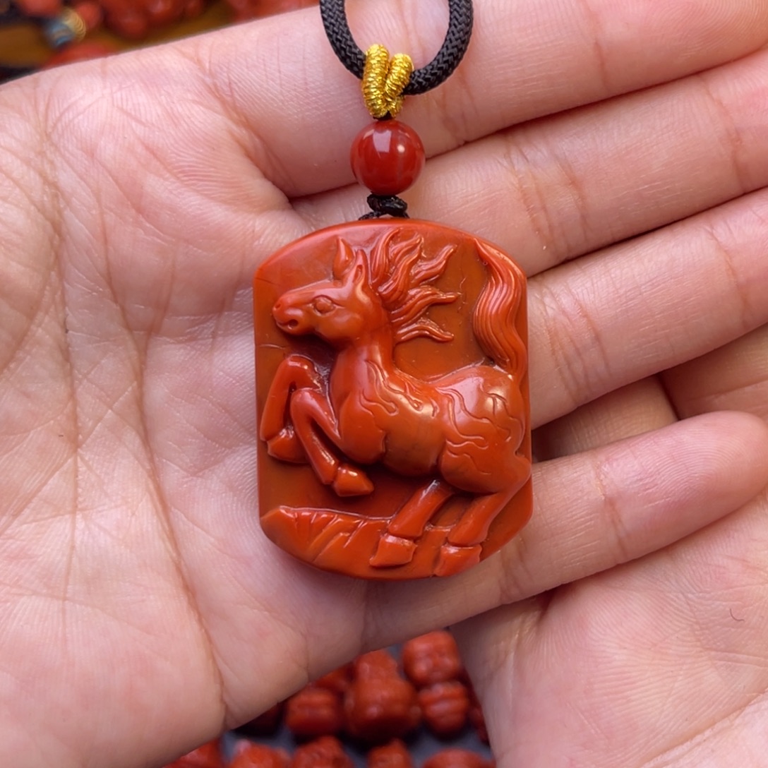 南红玛瑙未镶嵌川料瓦西满色满肉马牌