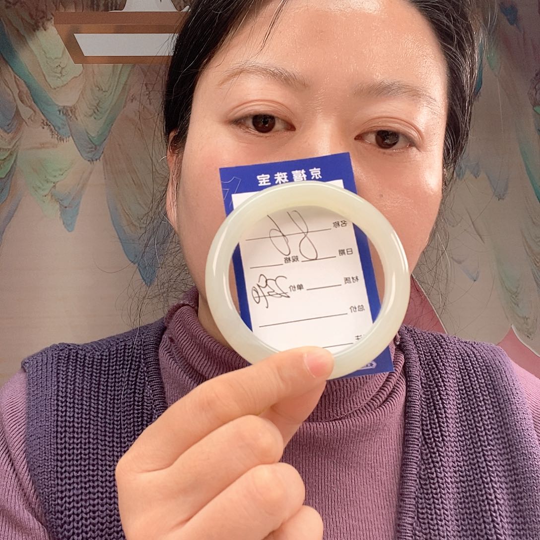 和田玉手镯未镶嵌万****厂