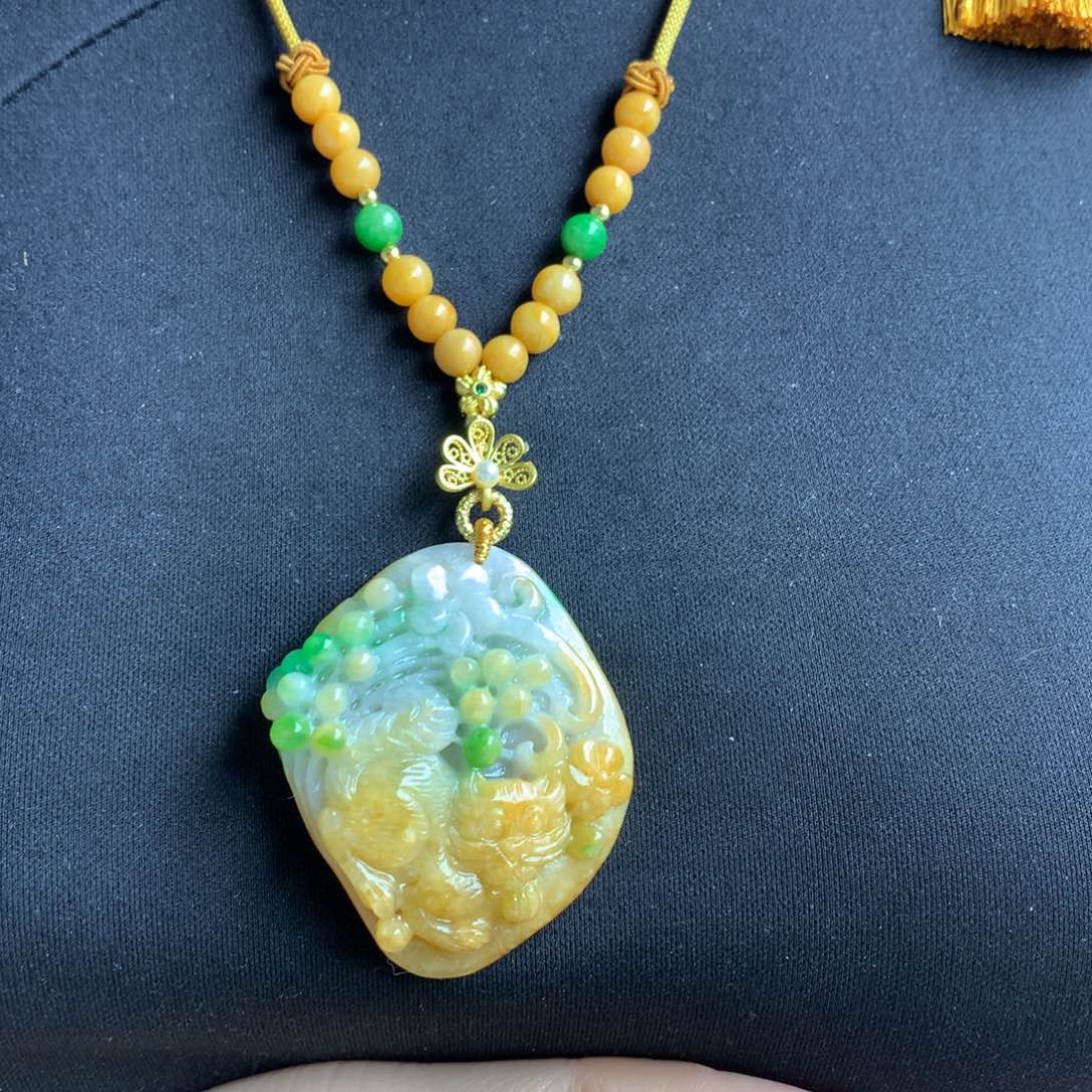 翡翠颈饰未镶嵌翡翠