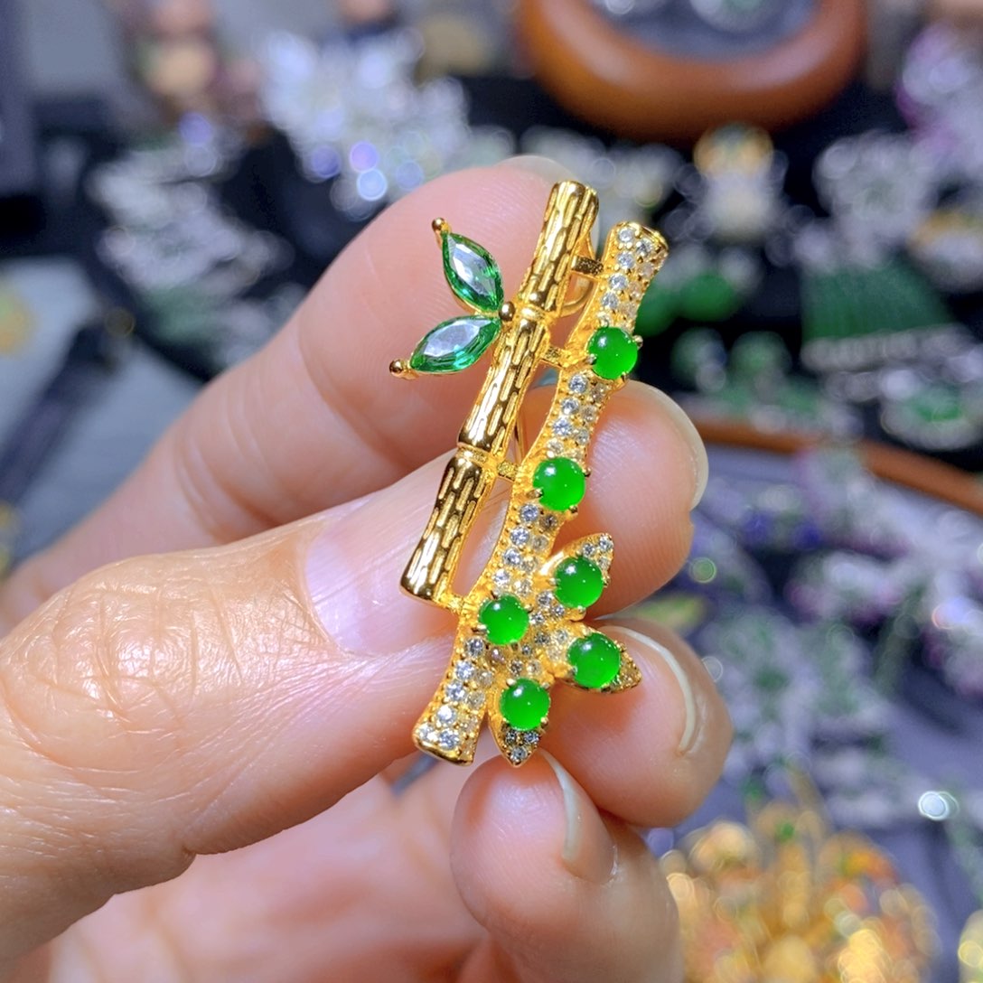 翡翠颈饰银S925镶嵌天然翡翠