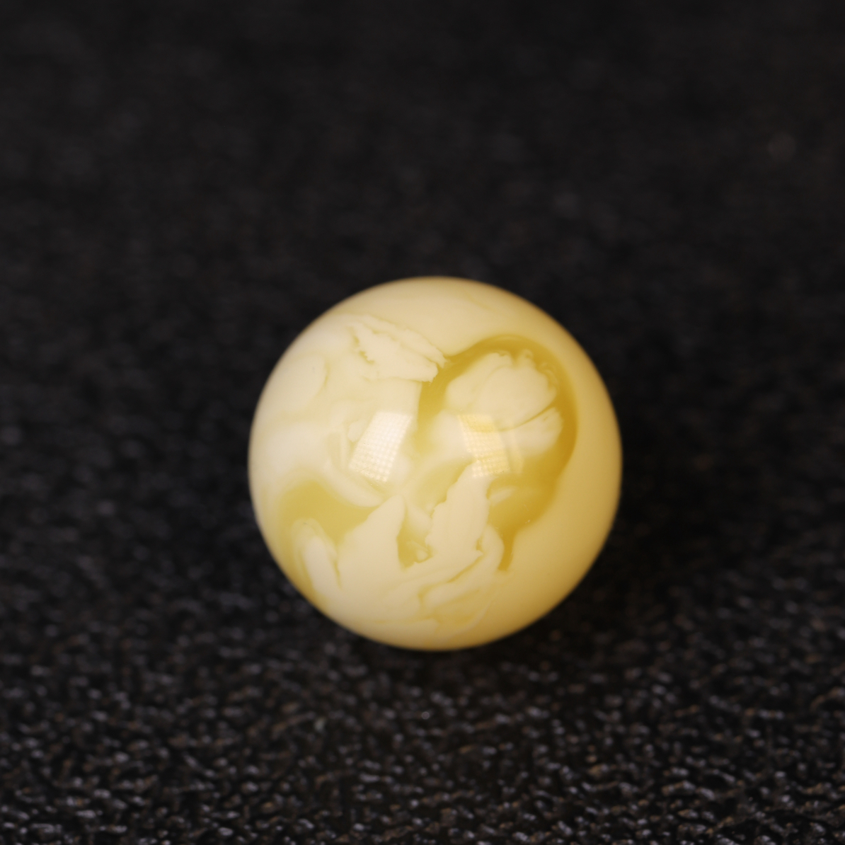 浓蜡奶白妖花17.7mm