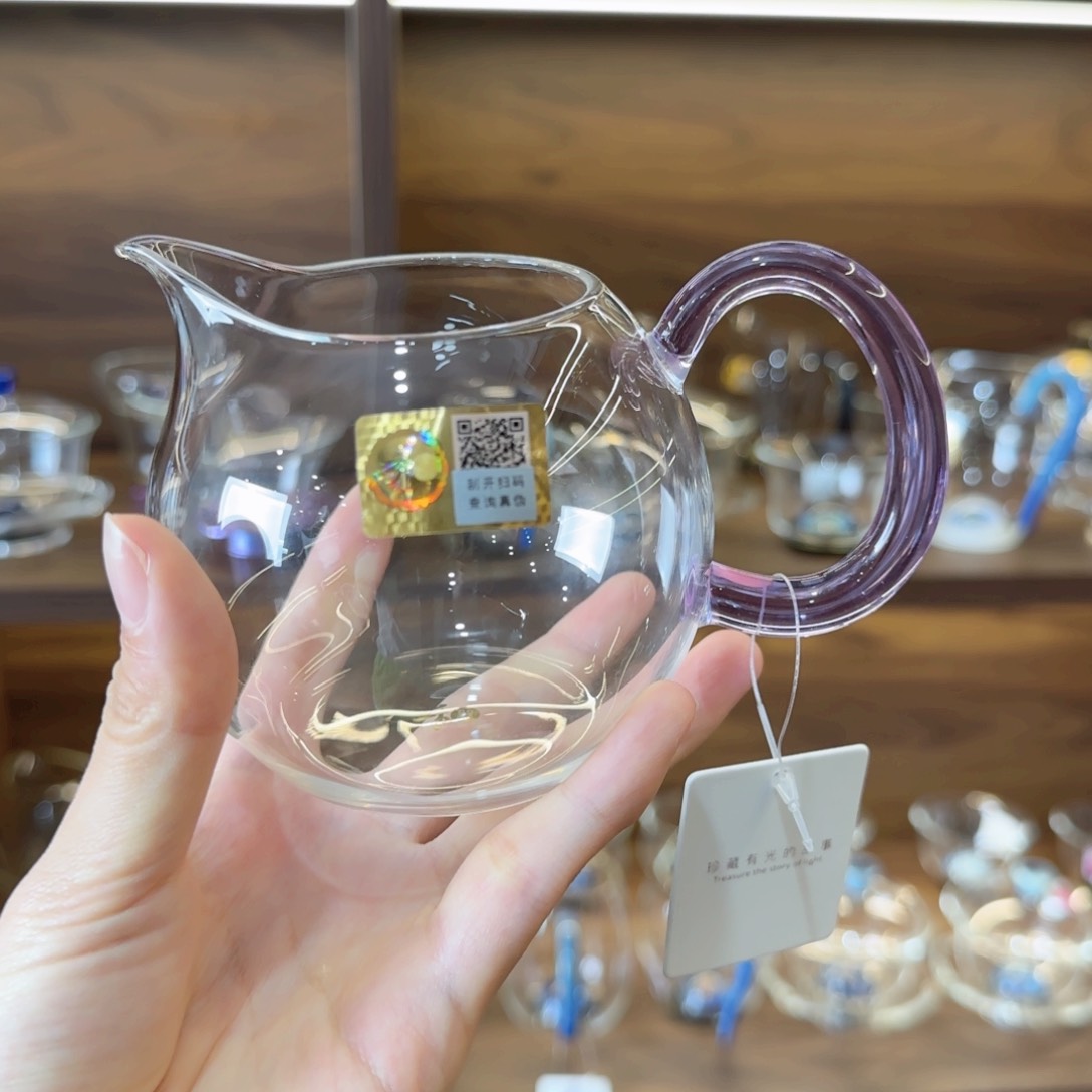 畅然浅紫色公道杯