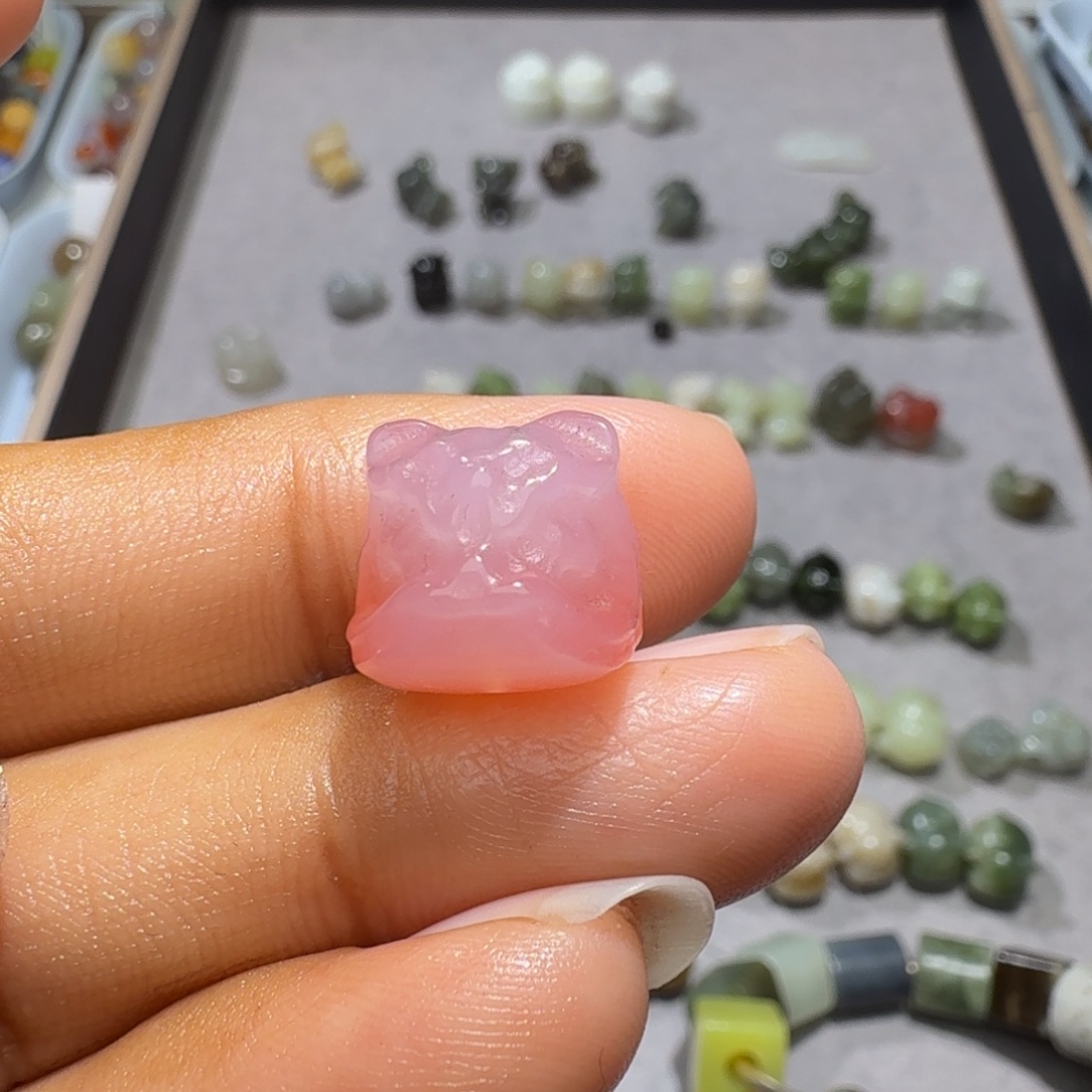 和田玉未镶嵌珠宝奇石