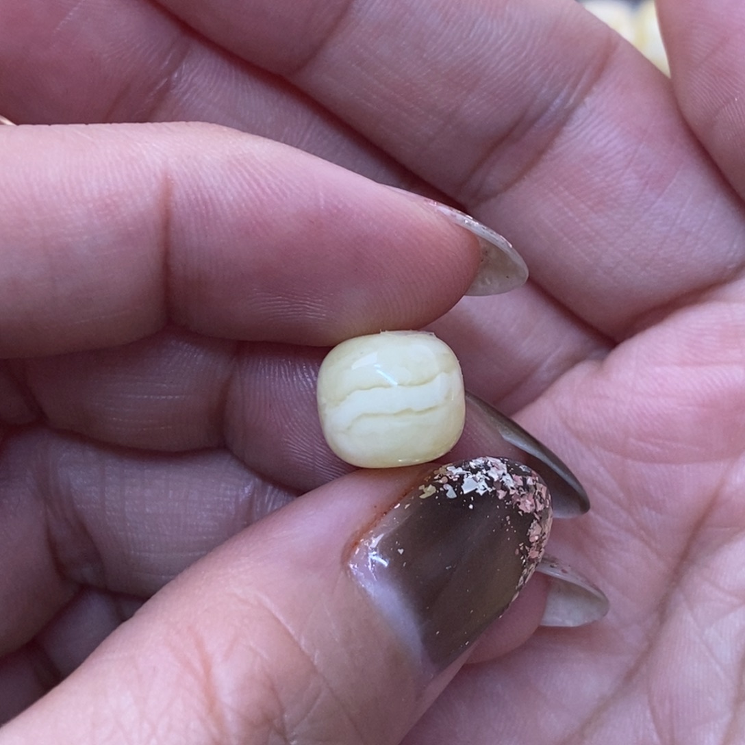 裸石琥珀未镶嵌V****C