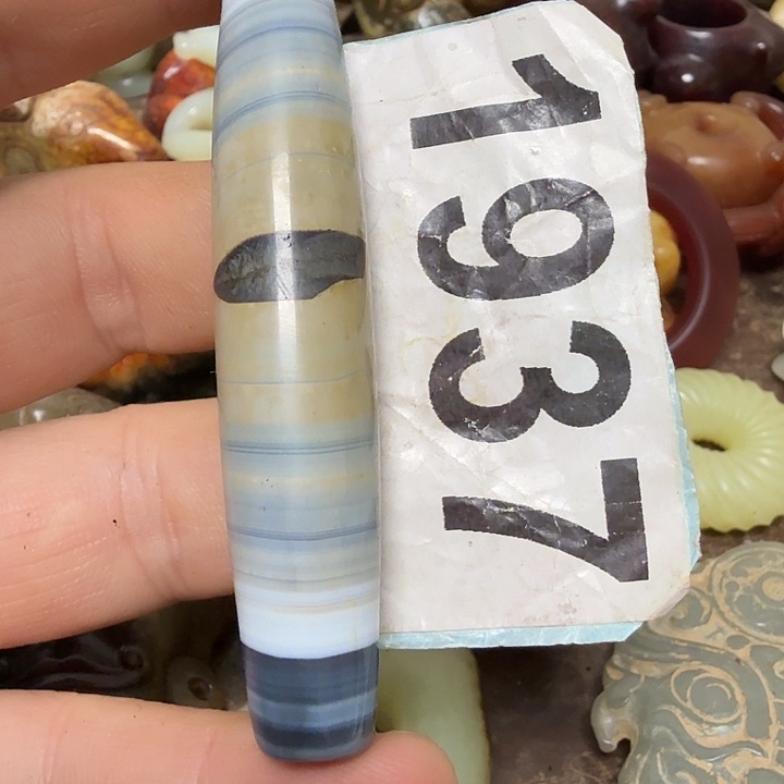 莲***主玛瑙/玉髓未镶嵌颈饰