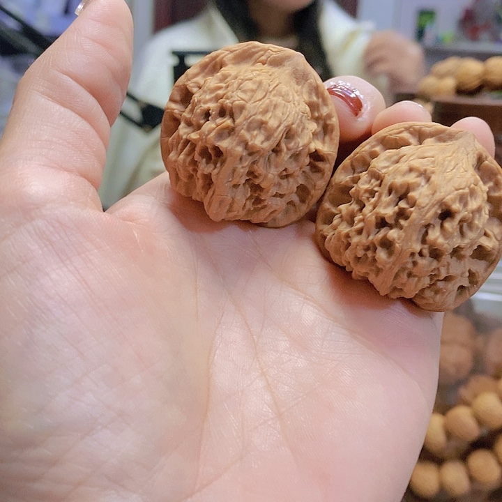 【闪购商品】文玩核桃把件39红狮子