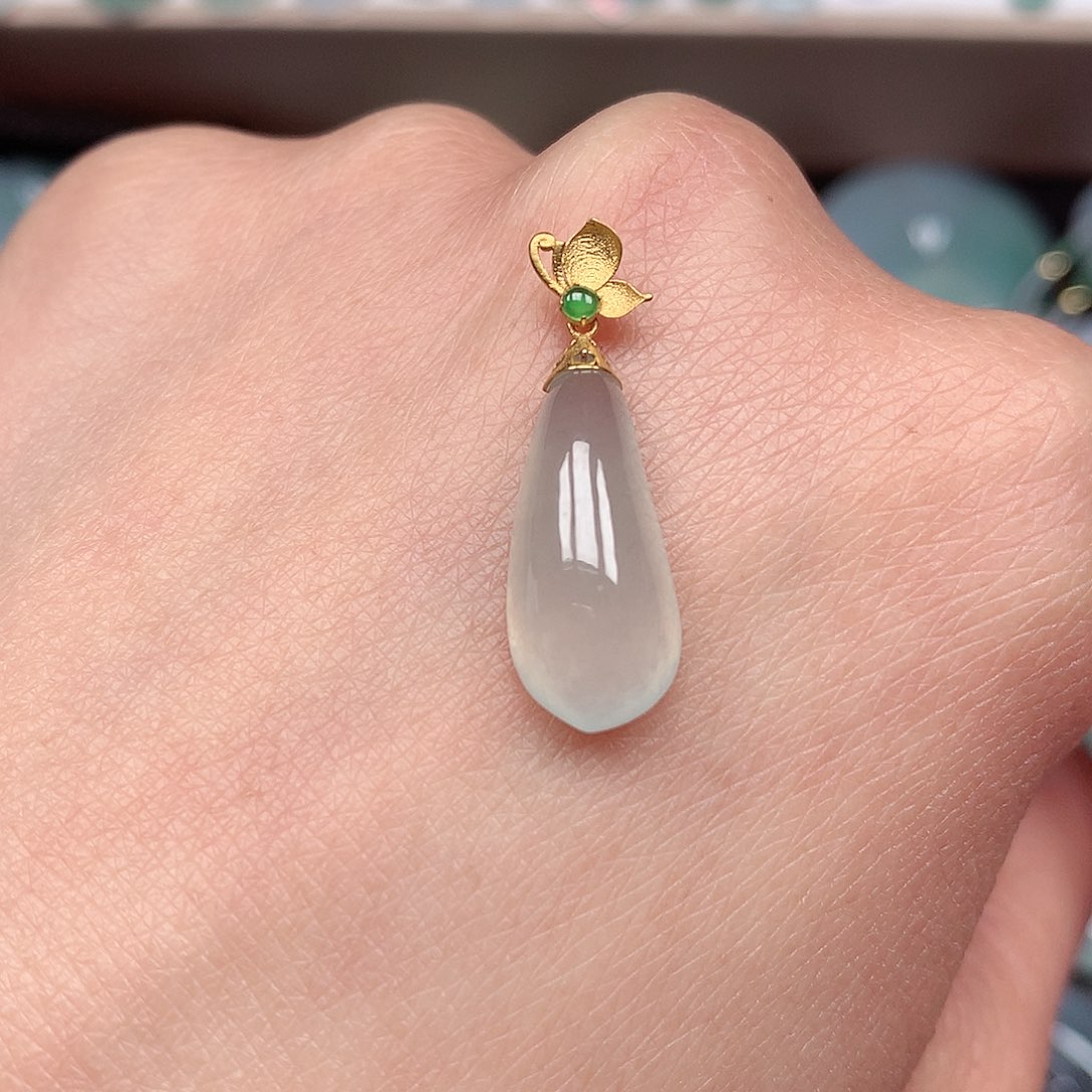 翡翠颈饰未镶嵌福瓜