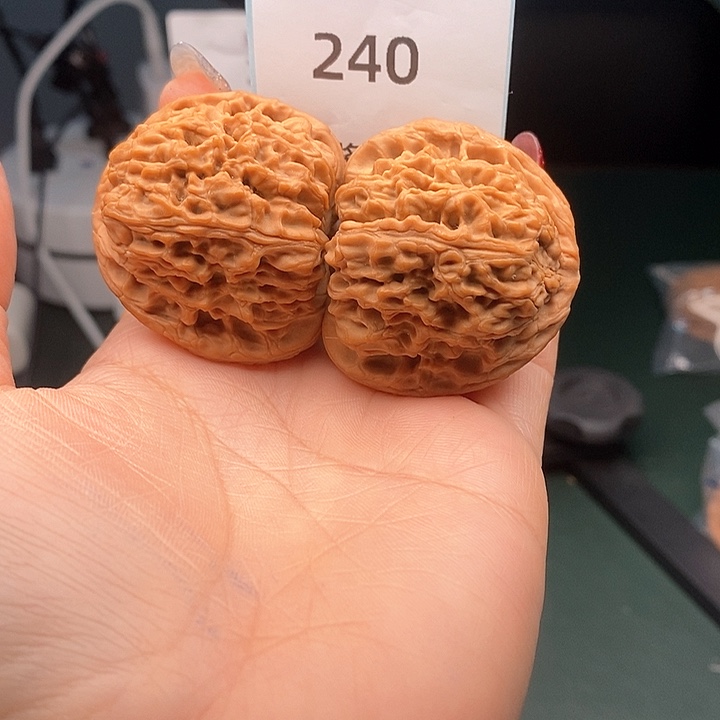 把件文玩核桃42-240全品球疆