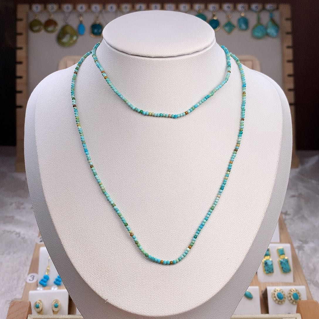 绿松石颈饰未镶嵌