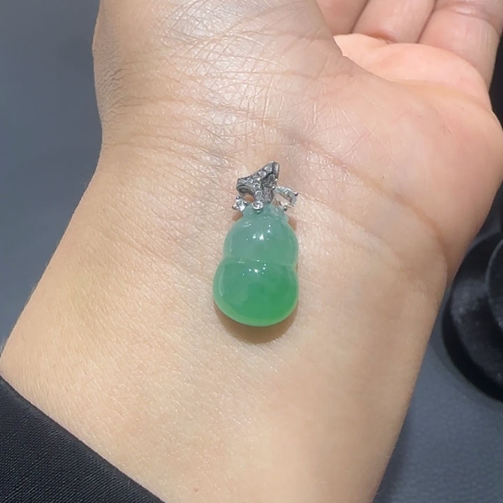 翡翠颈饰18K金镶嵌葫芦L