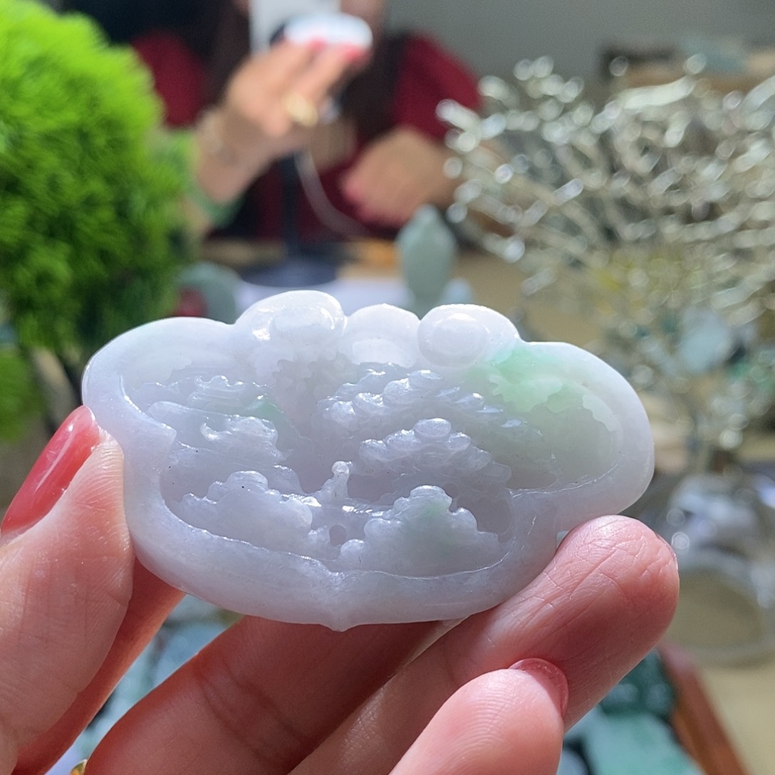 【闪购商品】翡翠未镶嵌颈饰山水