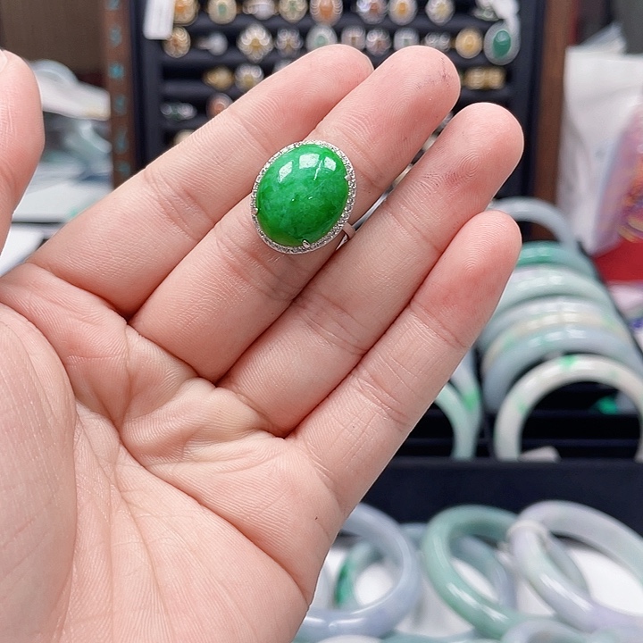 翡翠未镶嵌手镯翡翠