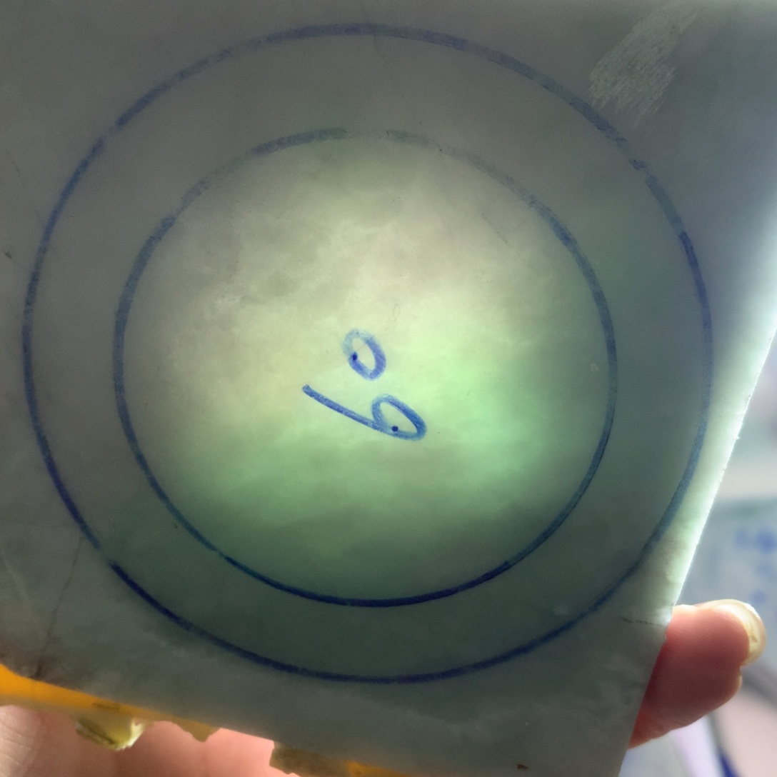 定制翡翠未镶嵌翡翠手镯