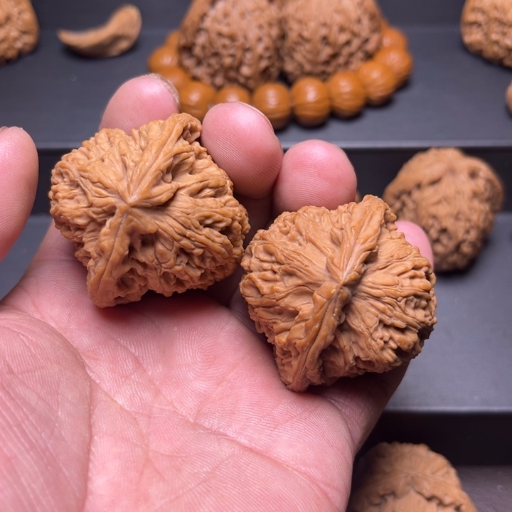 核桃手串/手链?**：南疆石