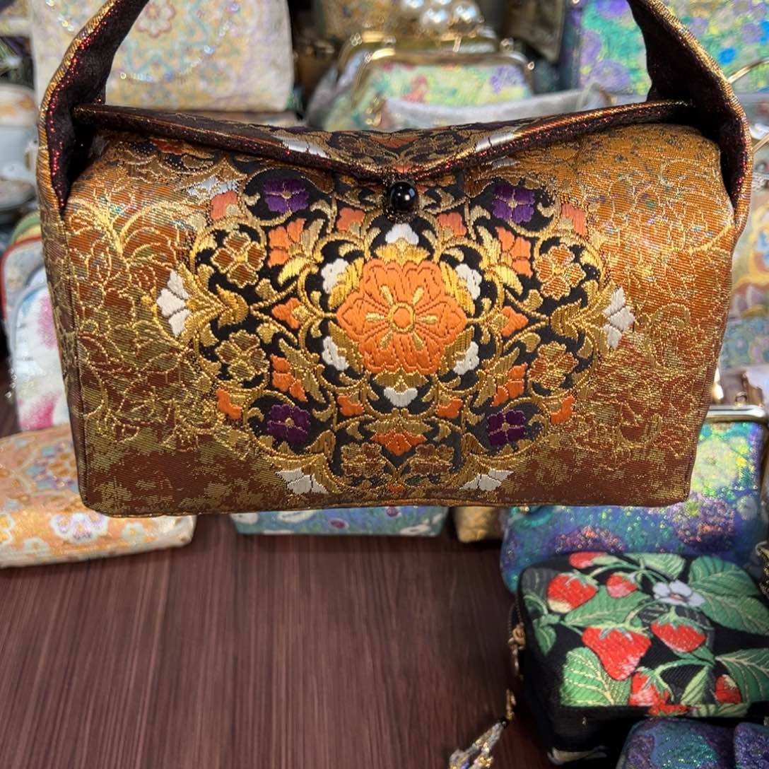 灵***煊蚕丝捡漏茶室包不退换