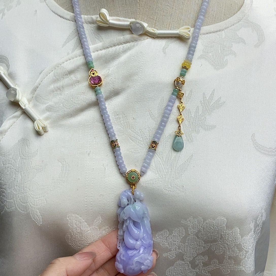 翡翠颈饰未镶嵌天然