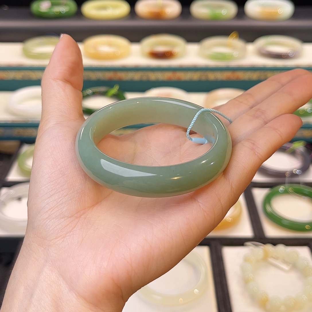 和田玉手镯未镶嵌G* 且末蓝渐变