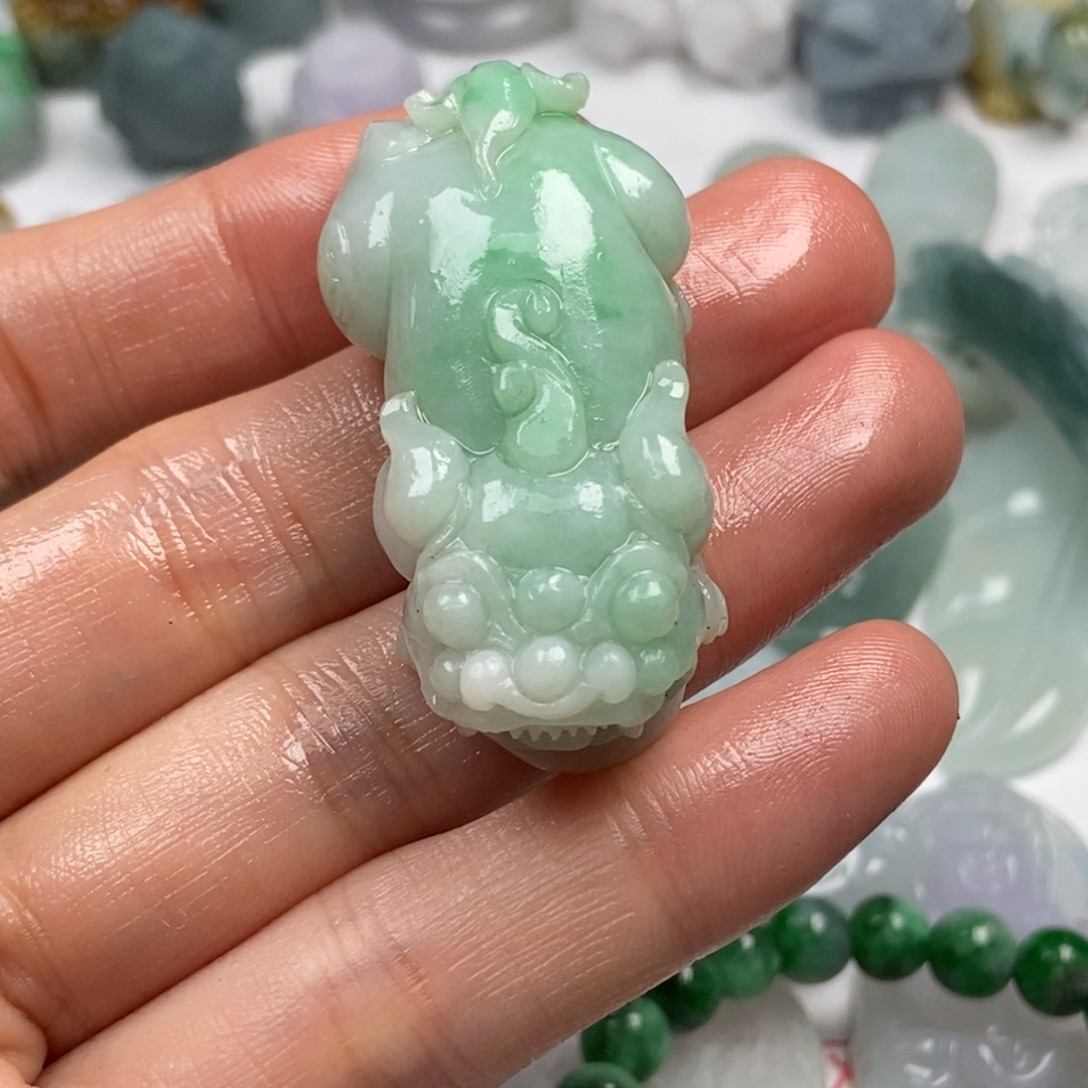 都***堰定制翡翠未镶嵌翡翠