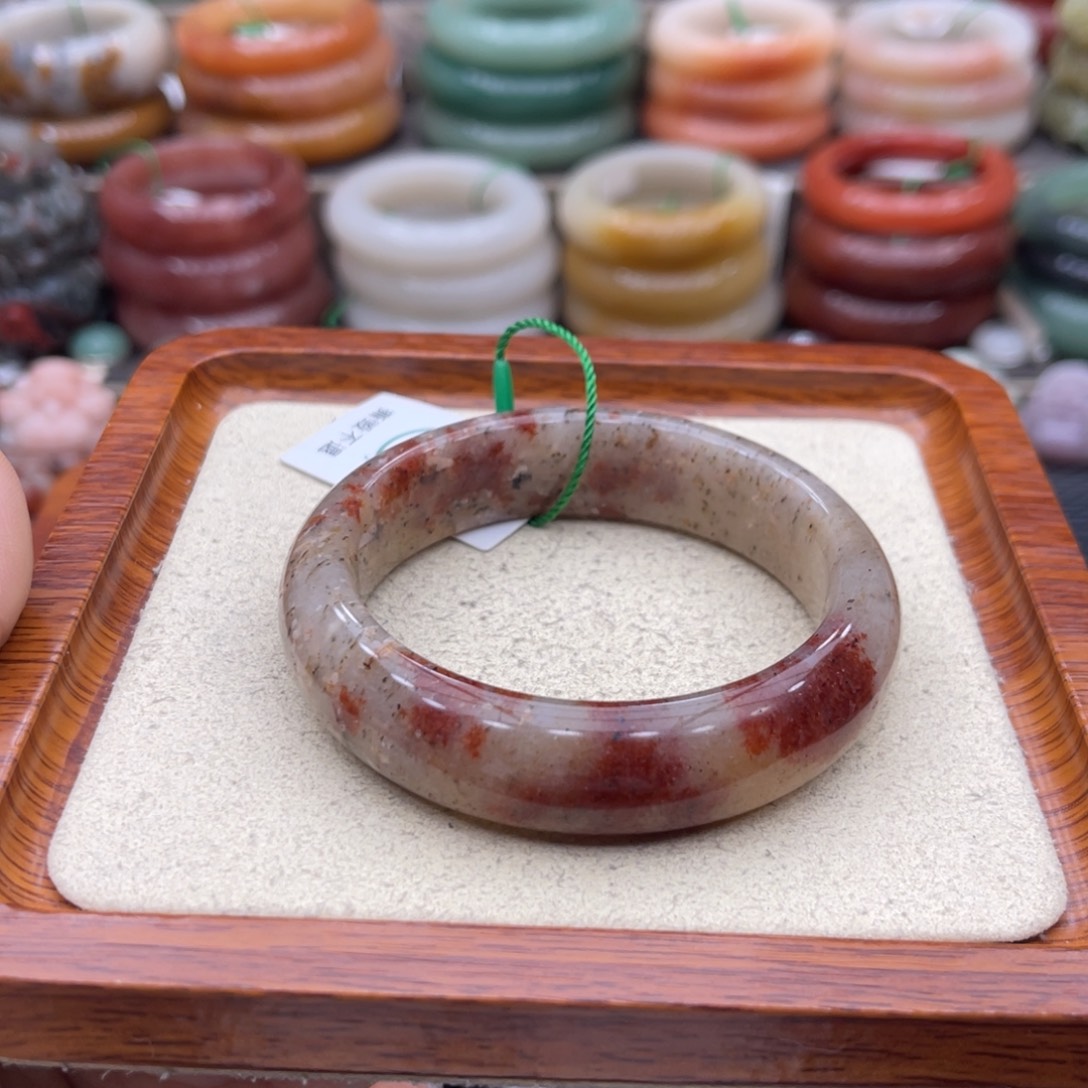 石英质玉未镶嵌手镯