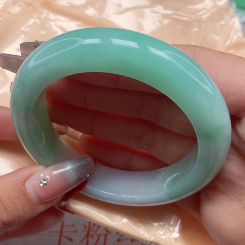 【闪购商品】翡翠手镯未镶嵌5253圈冰胶阳绿
