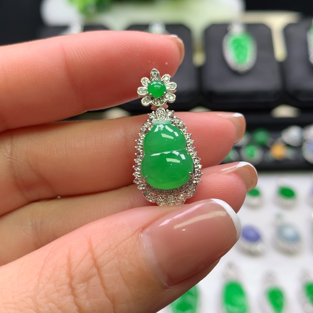 翡翠吊坠(不含链)18K金镶嵌