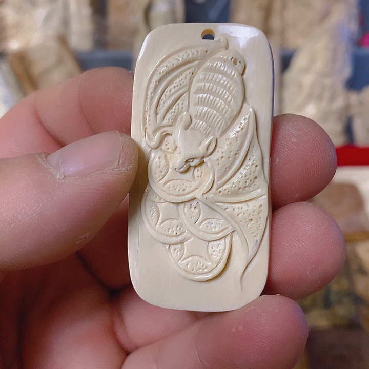 云**馆天然猛犸牙雕刻残次品