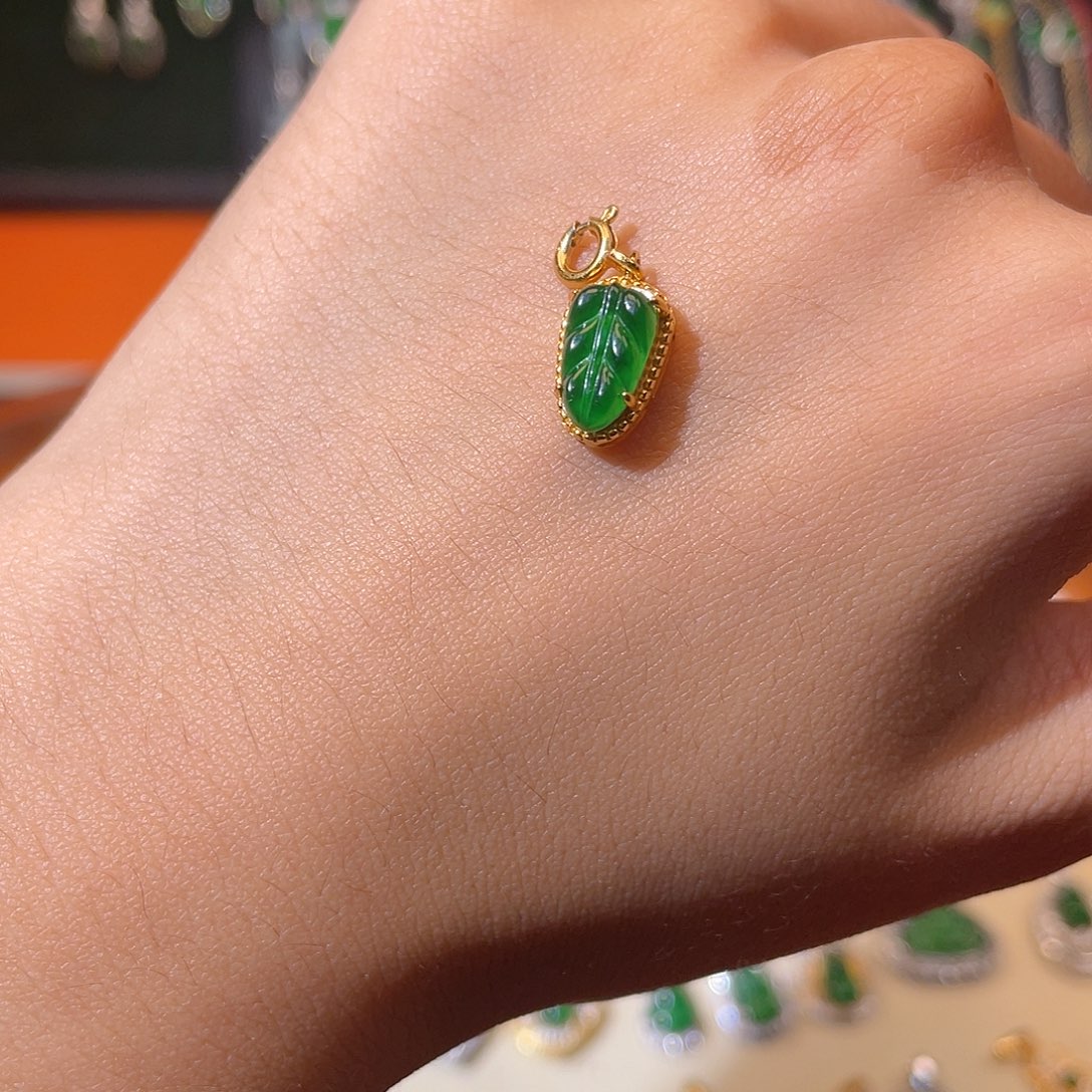 翡翠银S925镶嵌颈饰