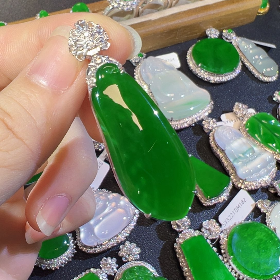 翡翠18K金镶嵌吊坠(不含链)