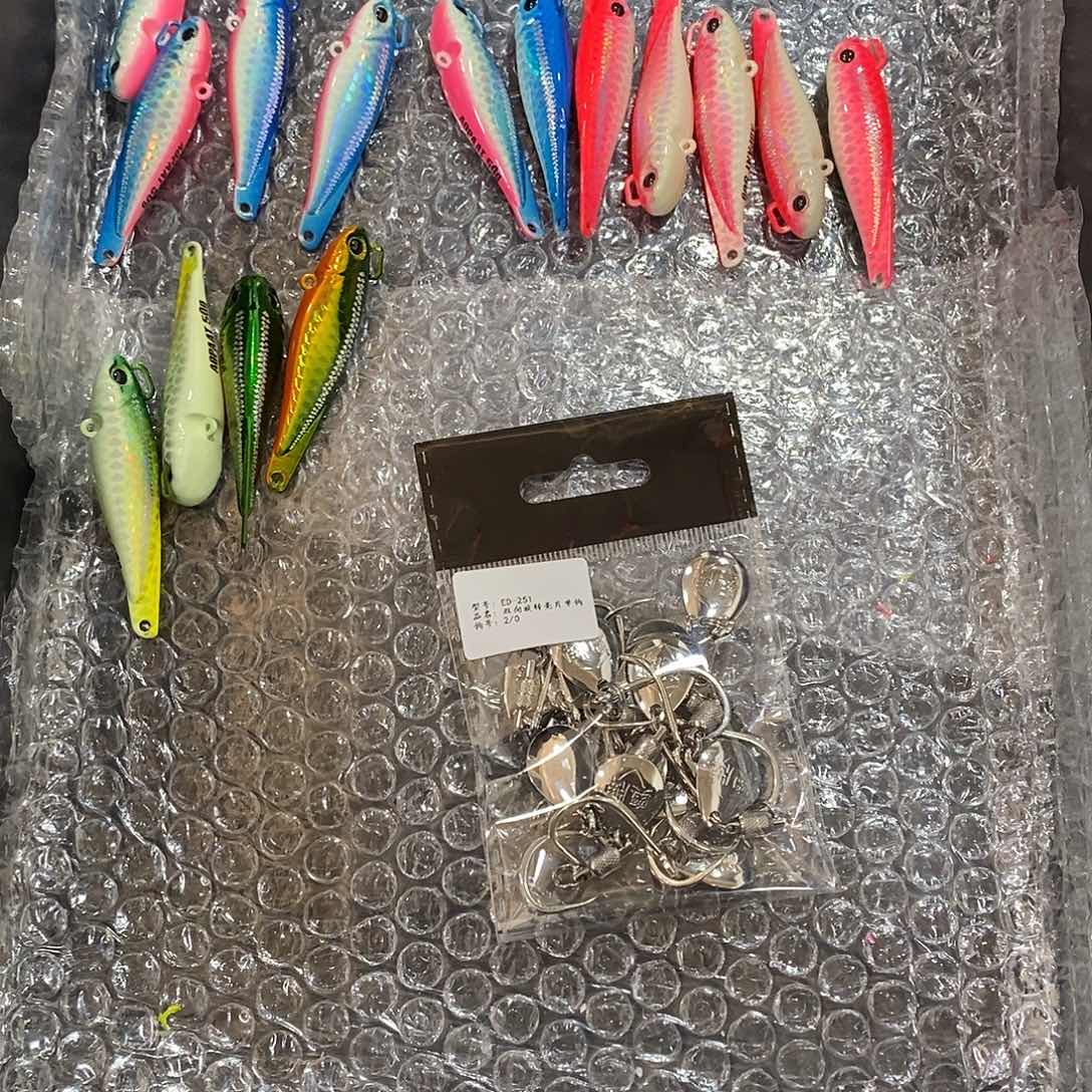 1050号 小海豚 50克 15个 有钩子