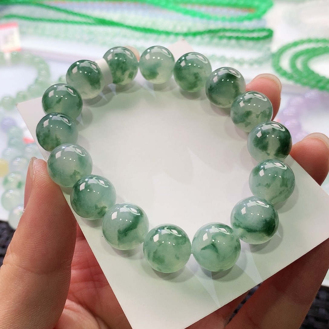 翡翠手链未镶嵌翡翠